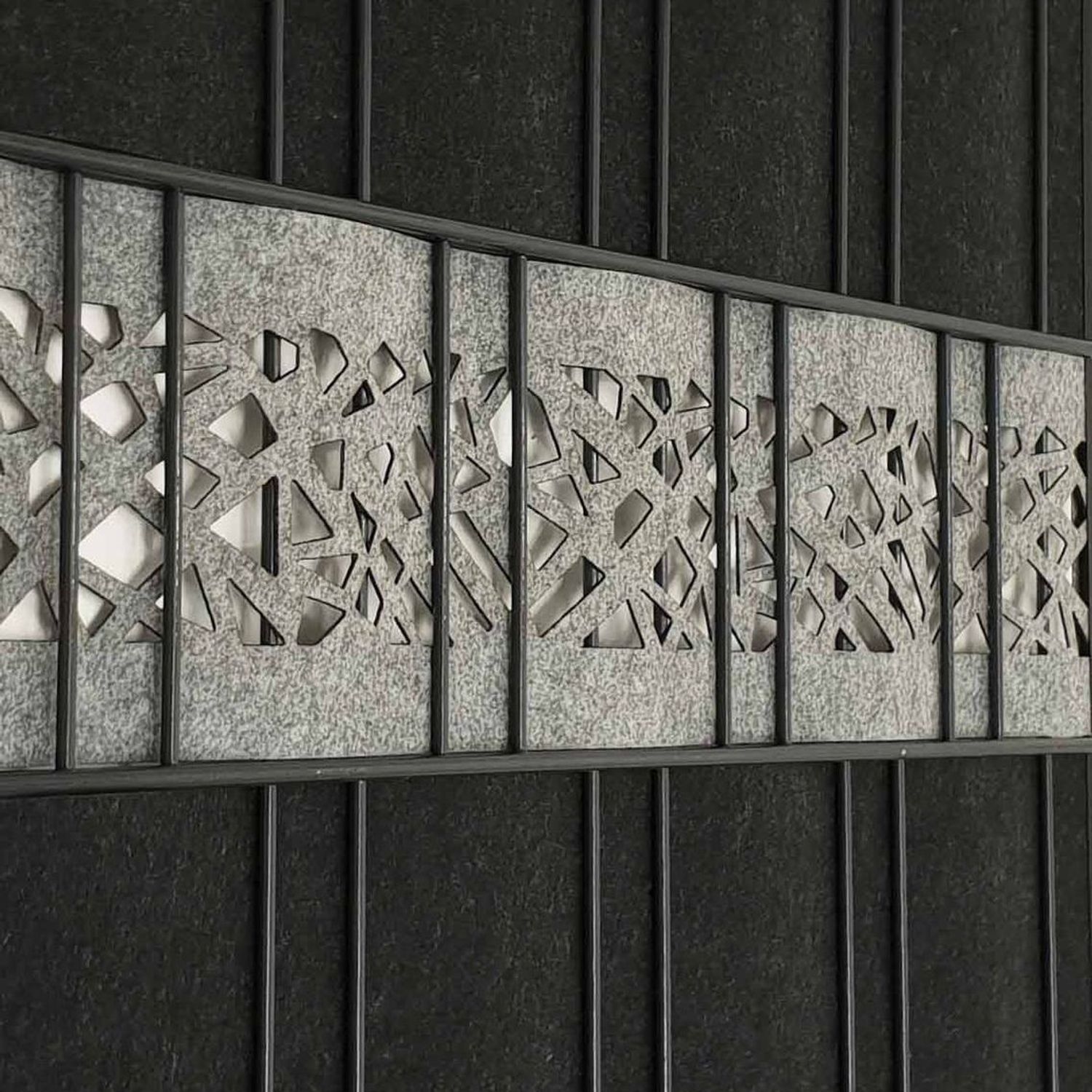 Sichtschutzstreifen zaun|zu Design-Vlies Einzelstreifen Dekor Graphic – 2,55 m, Hellgrau – Ansicht 2