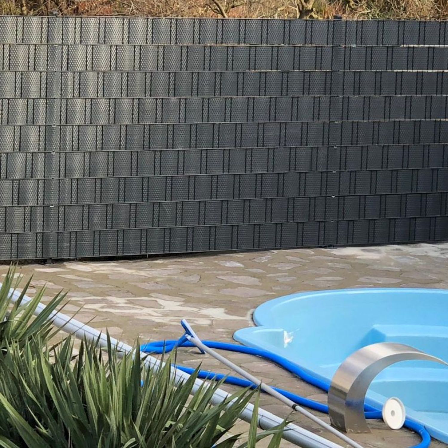 zaun|zu® stínicí pásy RATTAN 10 × jednotlivých pásů 2,55 m pro plot – Honigbraun – Pohled 6