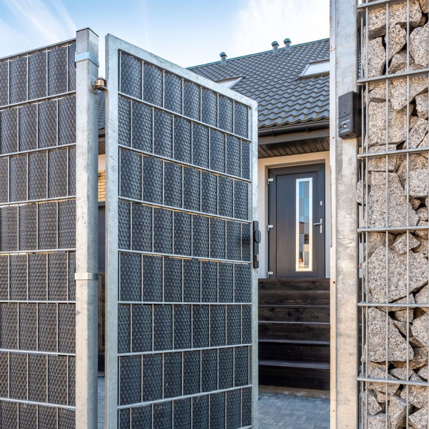 Sichtschutzstreifen zaun|zu RATTAN Muster zum Ausprobieren vor dem Kauf – 14,0 cm, Dunkelbraun – Ansicht 4
