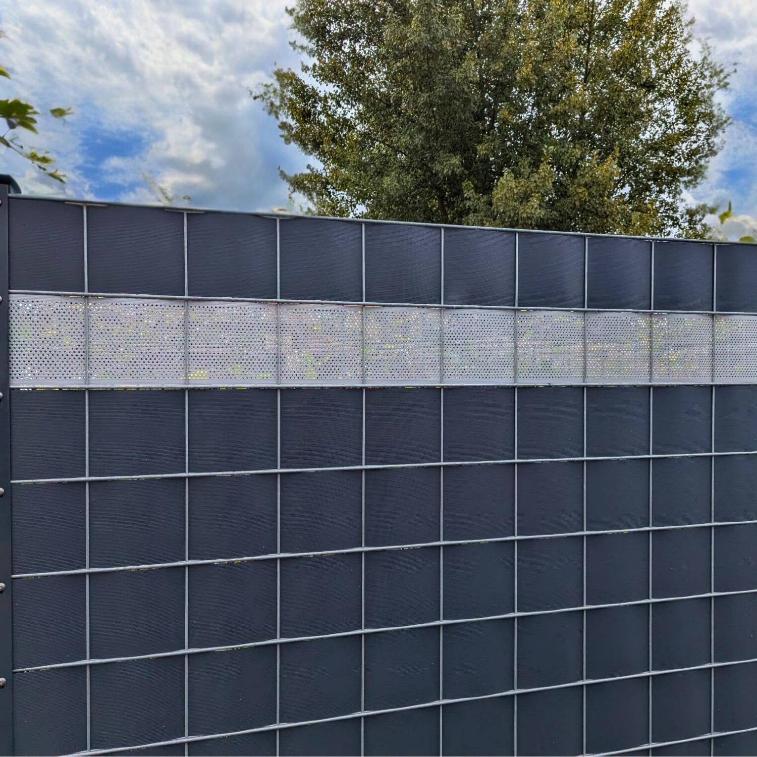 benzi de protecție vizuală zaun|zu® RILLE GELOCHT Diamant de model pentru gard – Învățământul 2